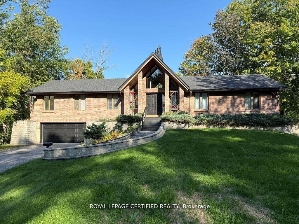 103 Sibbald Crescent photo 1