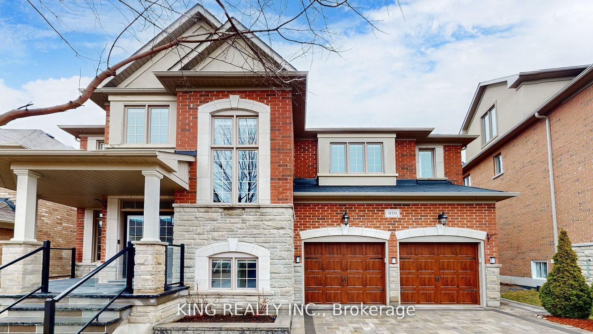 939 Goring Circle photo 1