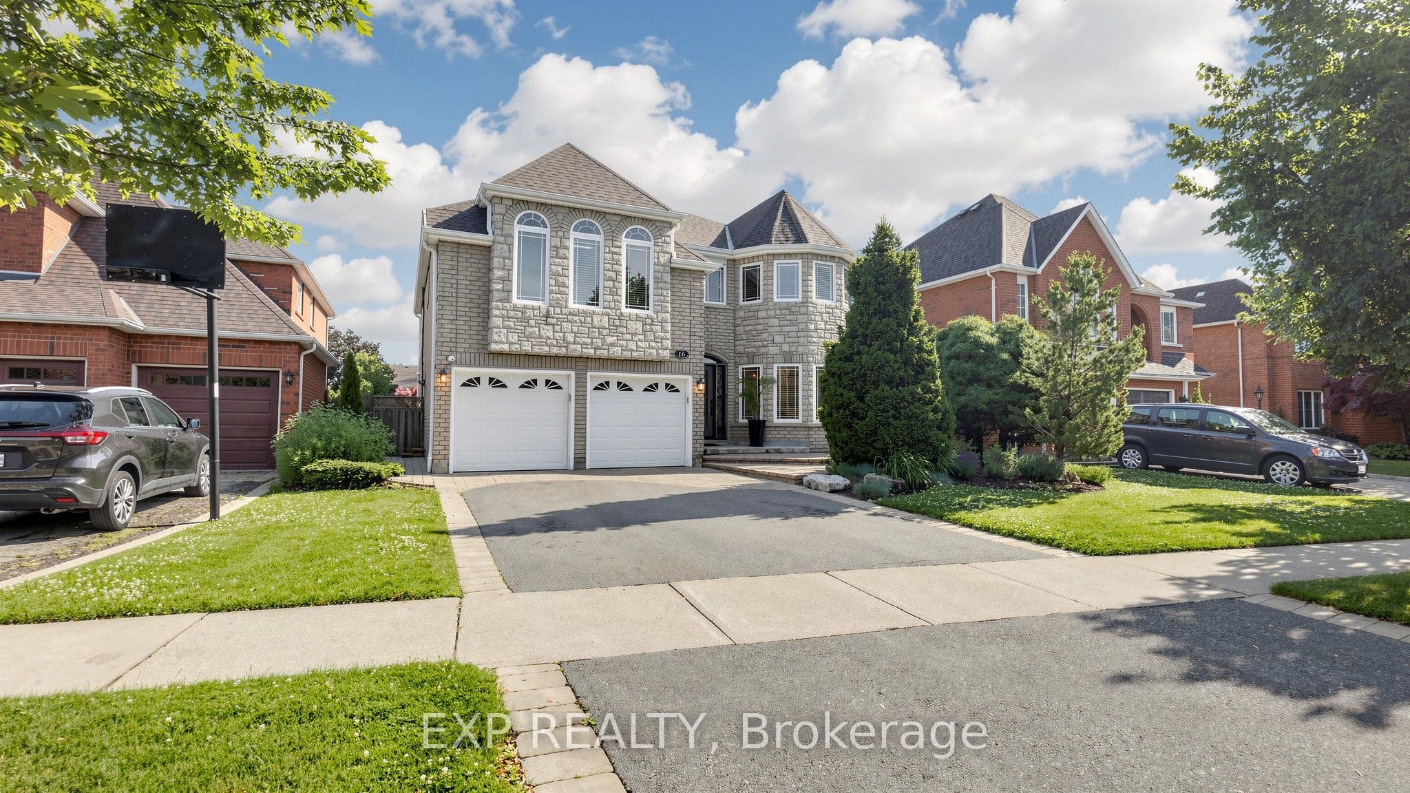 16 Curry Crescent photo 1