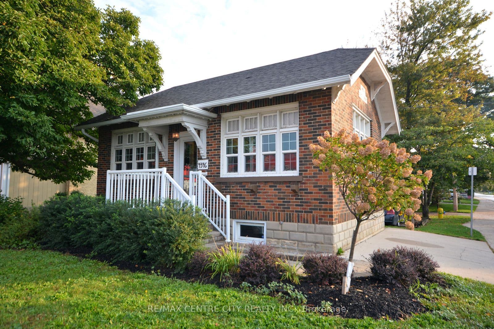 4346 Colonel Talbot Road photo 1