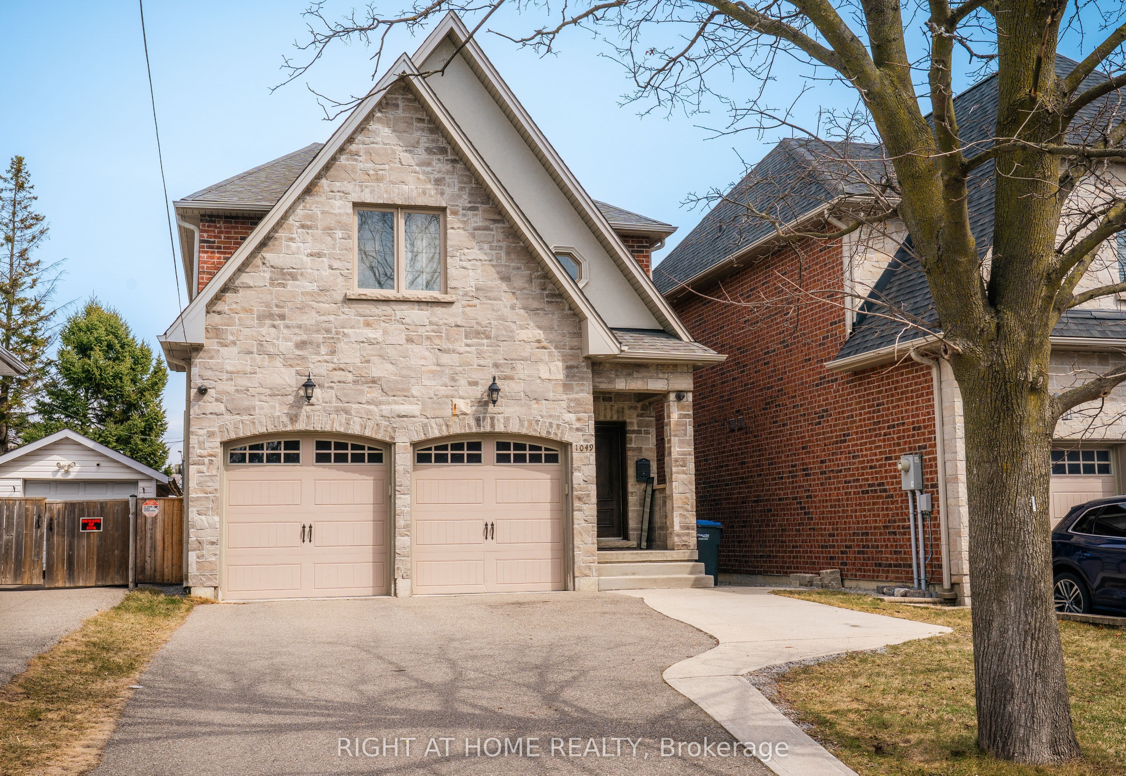 1049 Greaves Avenue photo 1