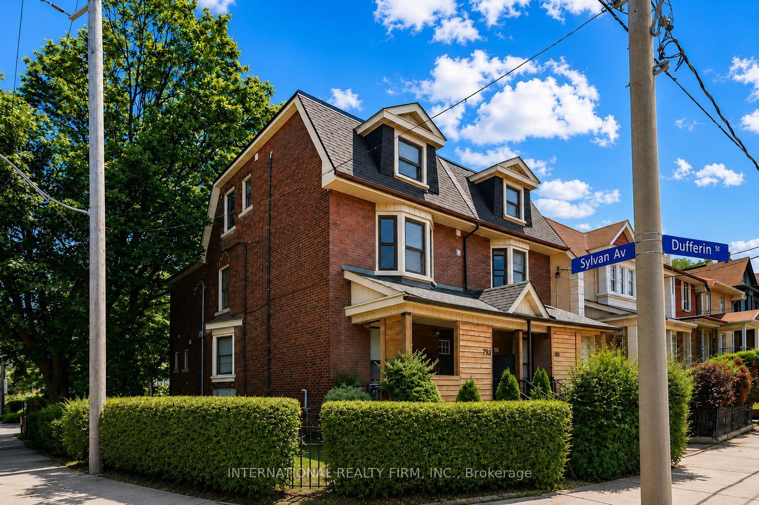 Unit Upper 793 Dufferin Street photo 1
