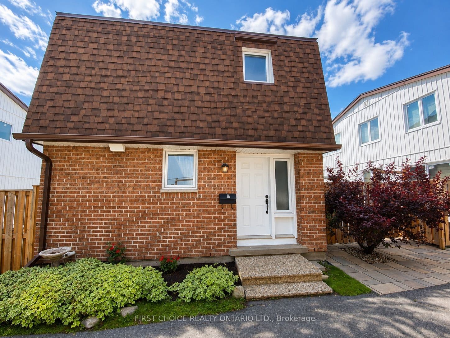 Unit 6 837 Eastvale Drive photo 1