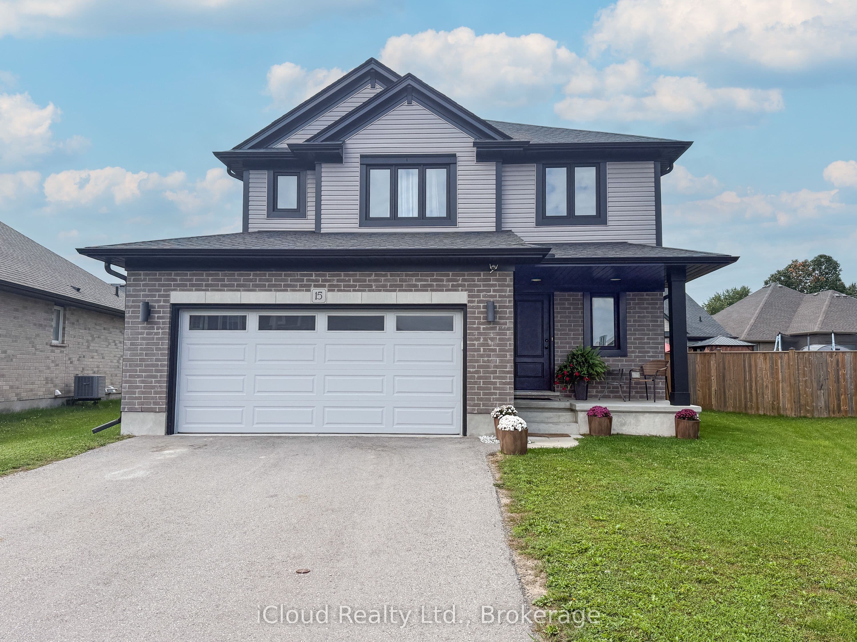 15 Curren Crescent photo 1
