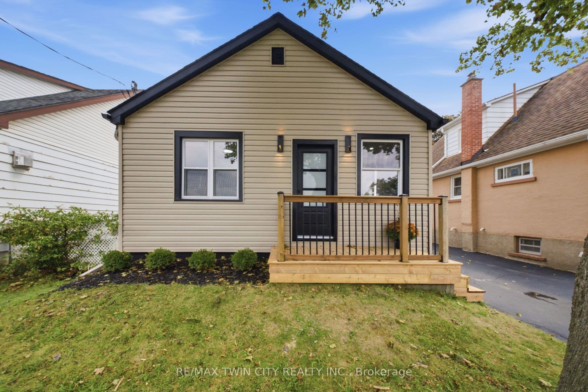 77 Abigail Avenue photo 1