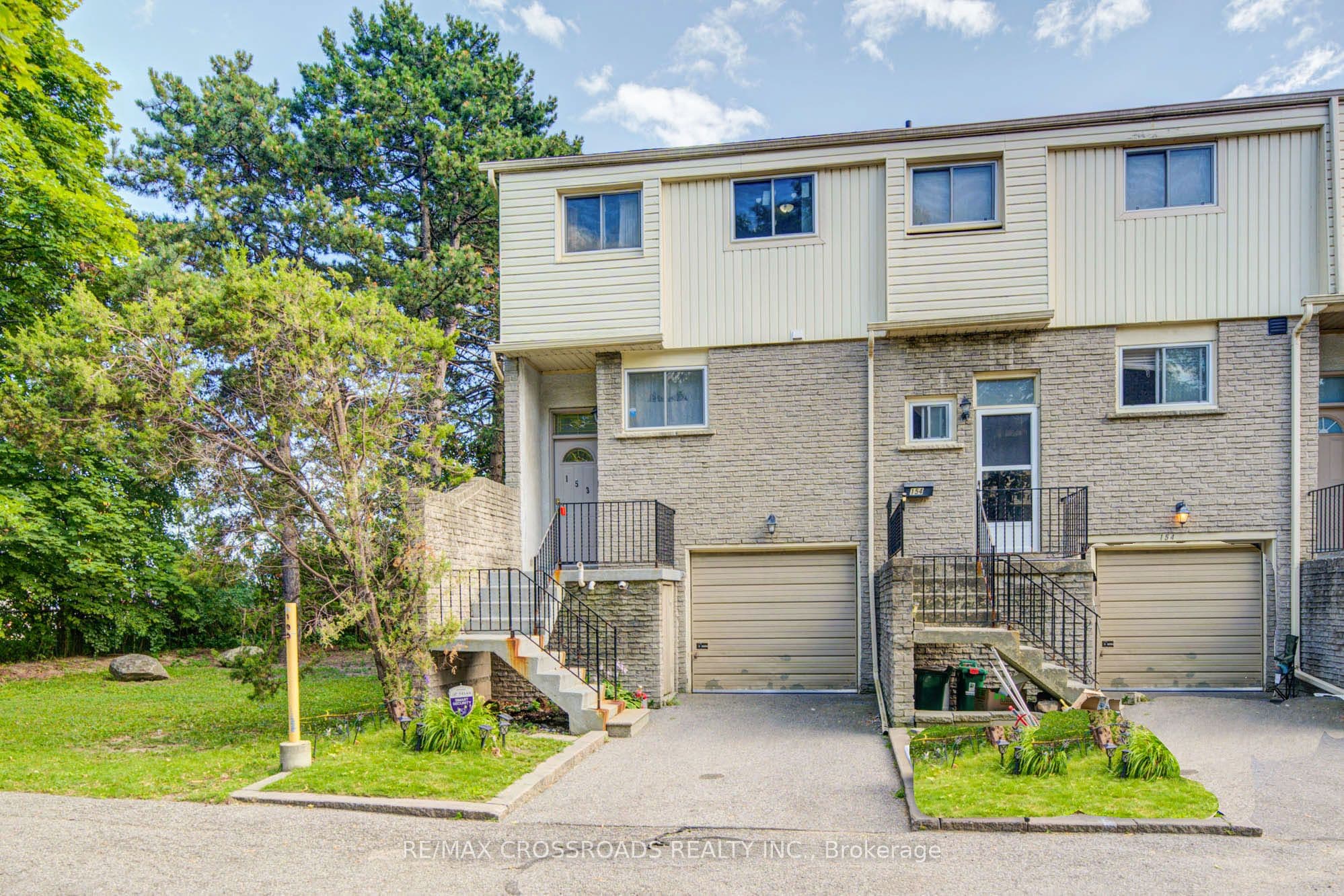 Unit 153 1915 Denmar Road photo 1