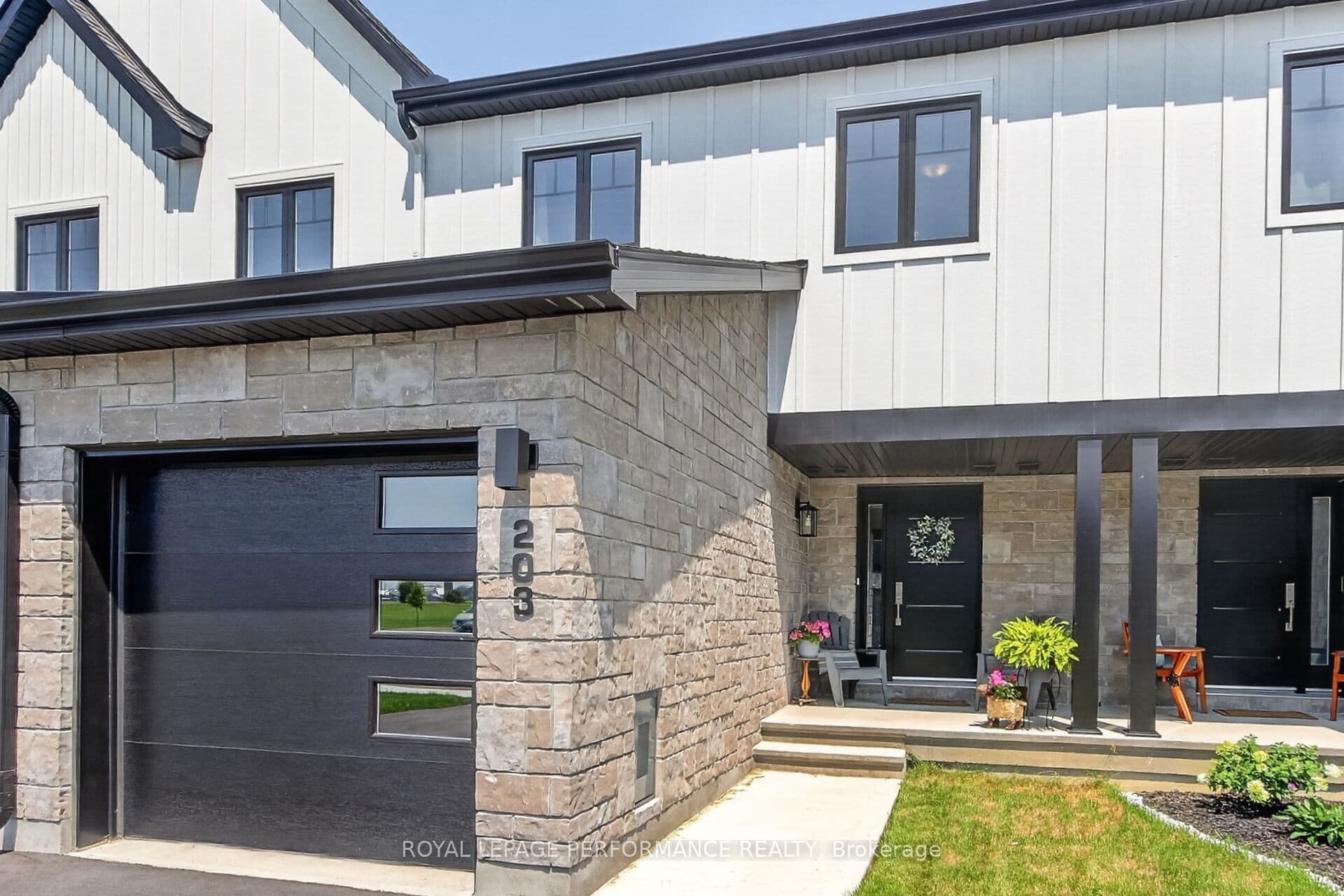 203 Peacock Drive photo 1