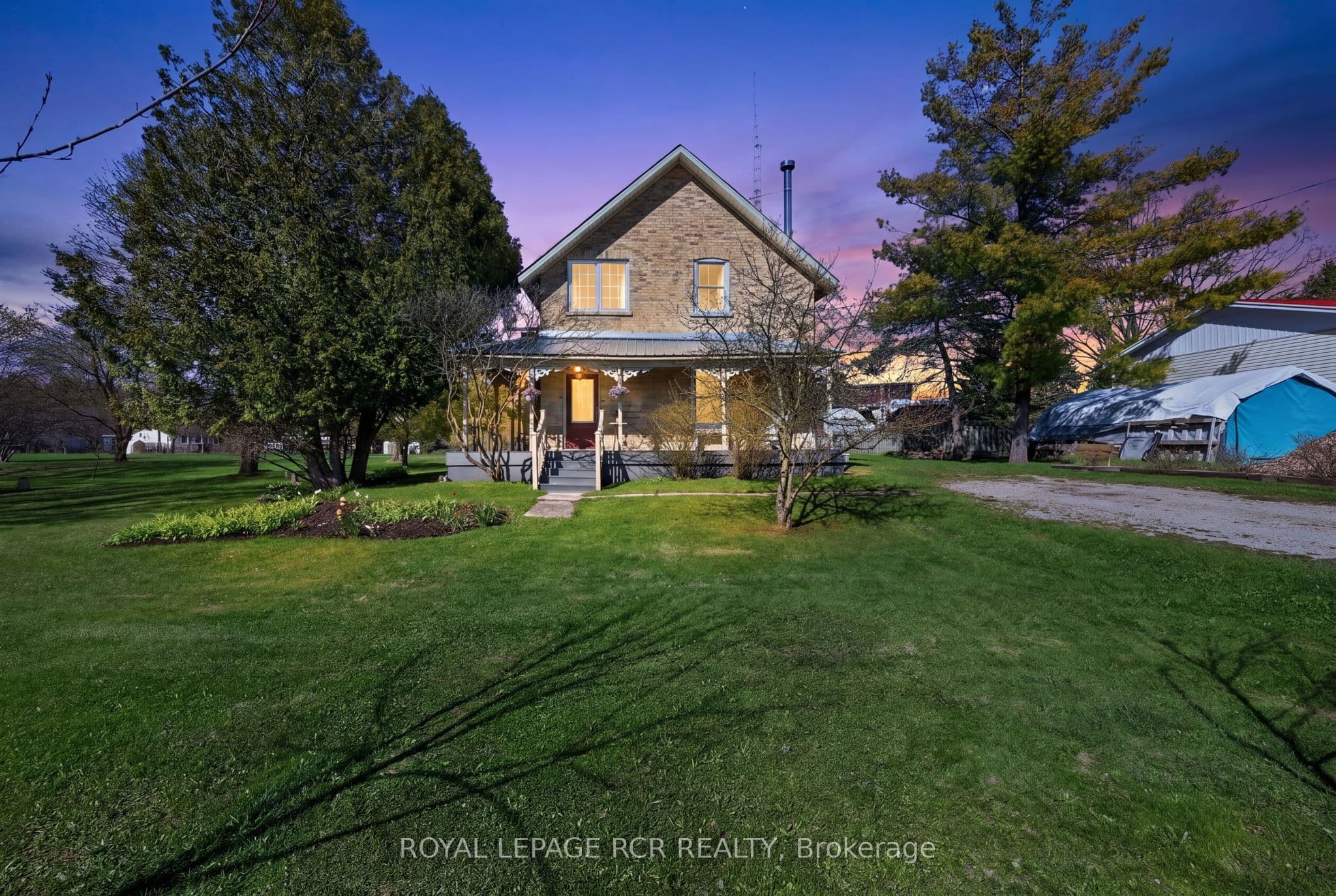 077597 7th Line photo 1