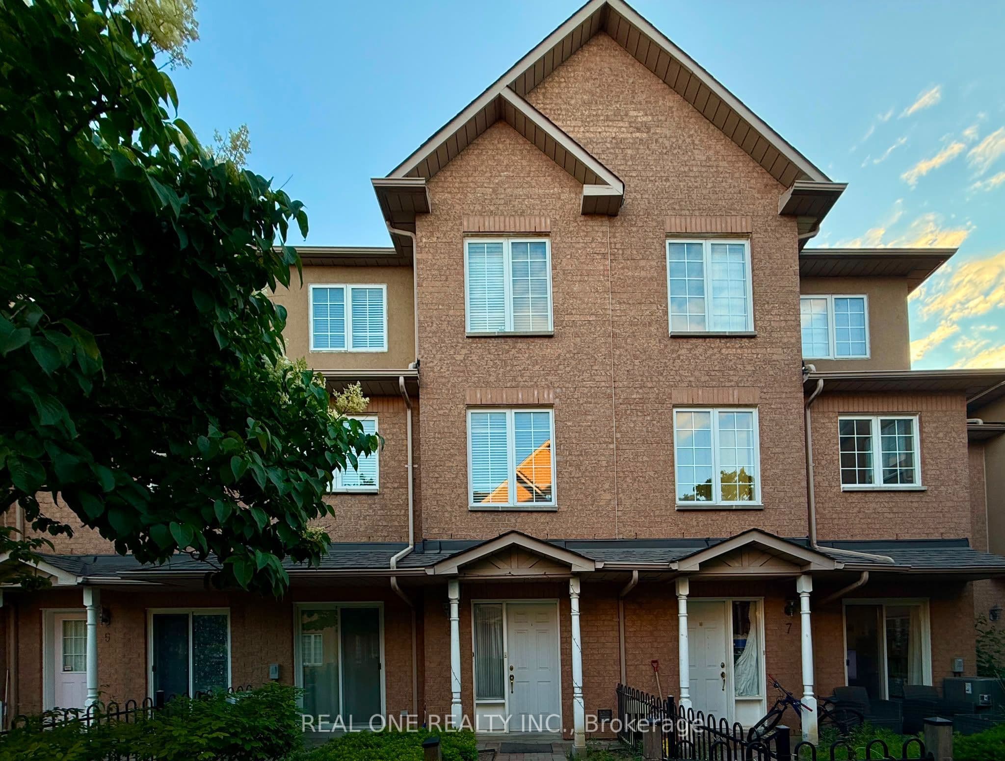 Unit 6 12 St Moritz Way photo 1