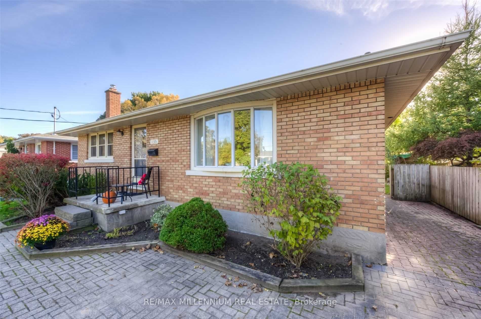 135 Byron Avenue photo 1