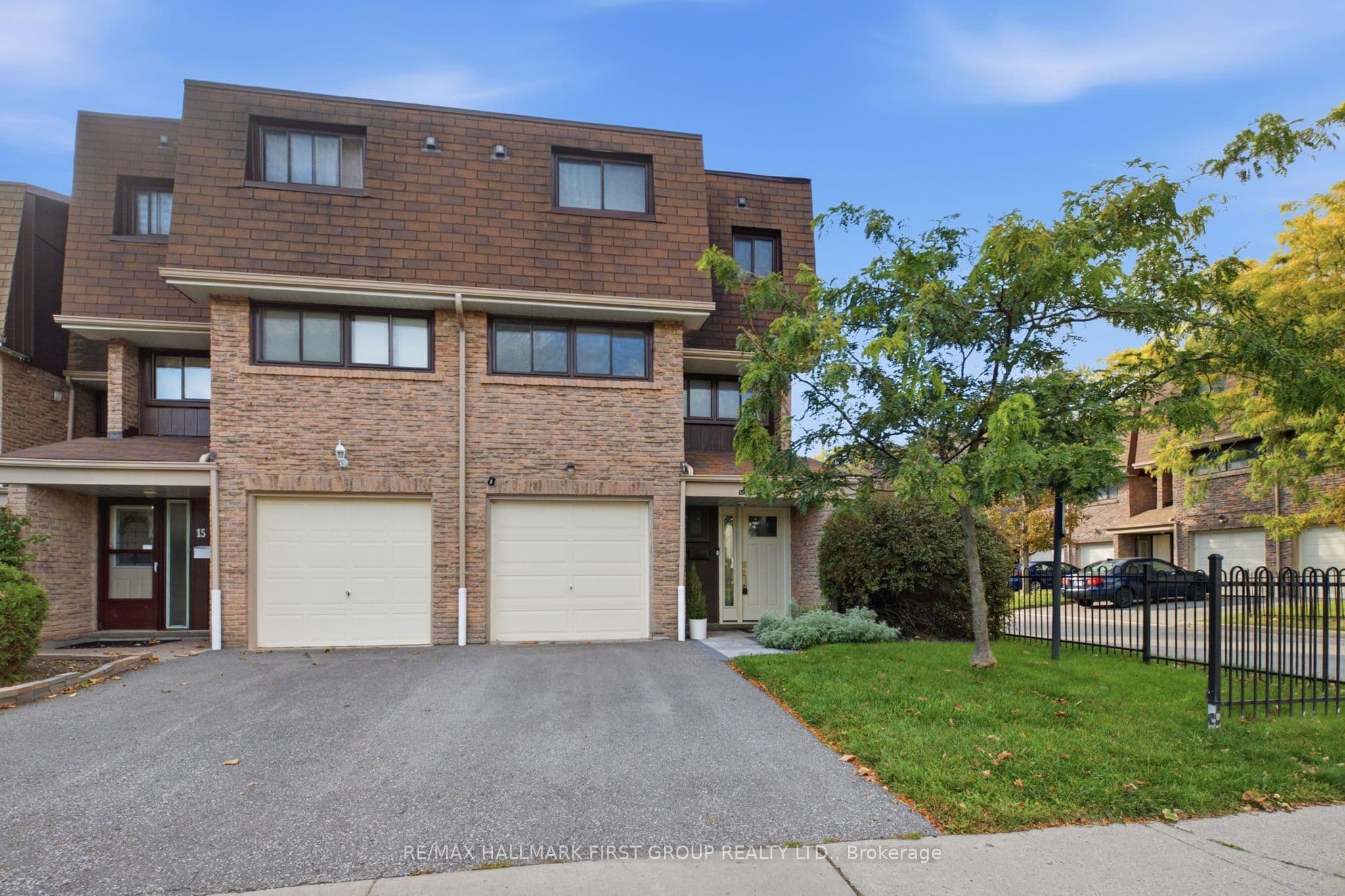 Unit 16 1958 Rosefield Road photo 1