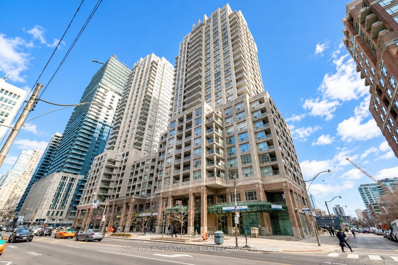 909 Bay Street photo 1