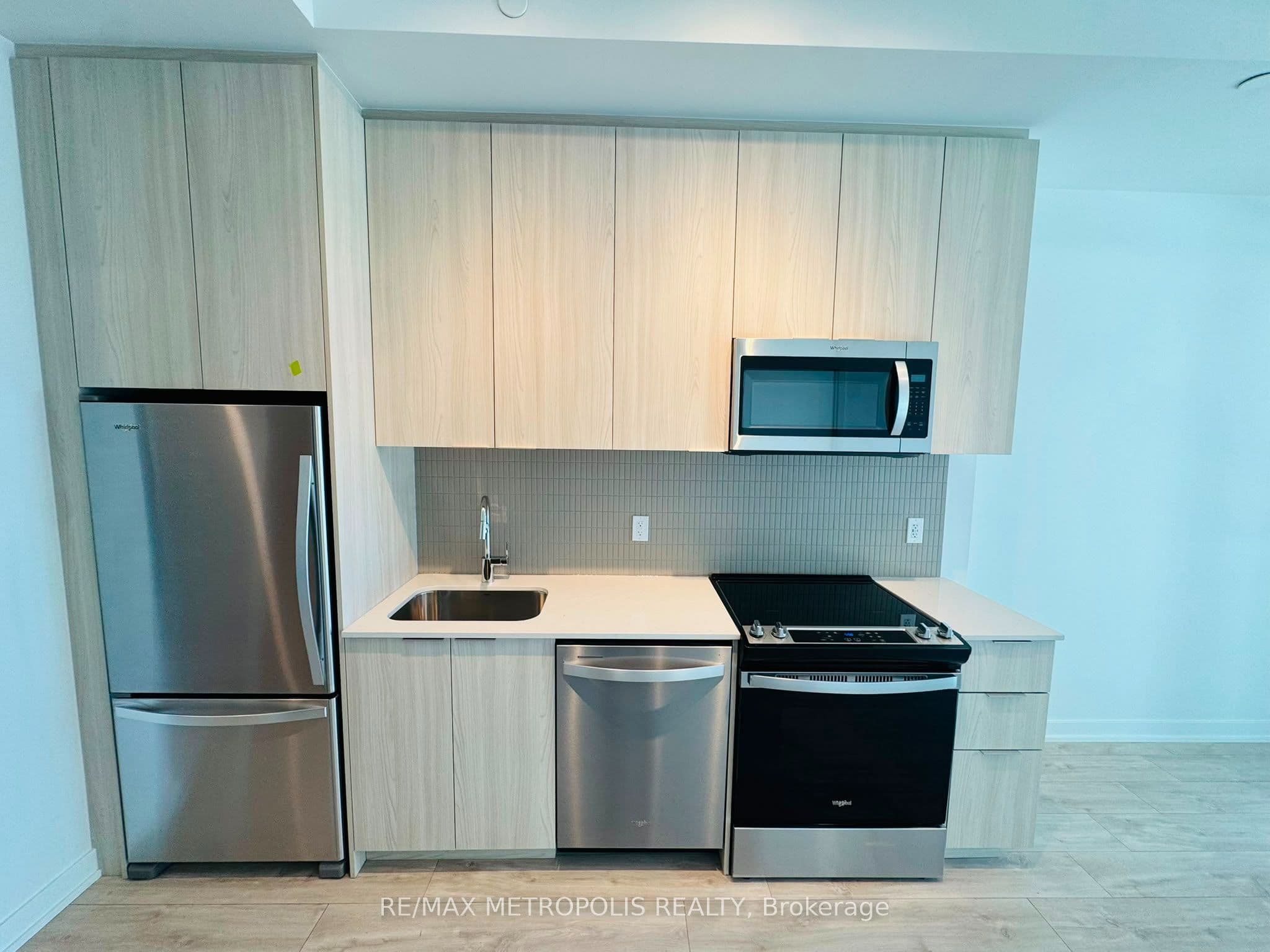 Unit 109 740 Whitlock Avenue photo 1