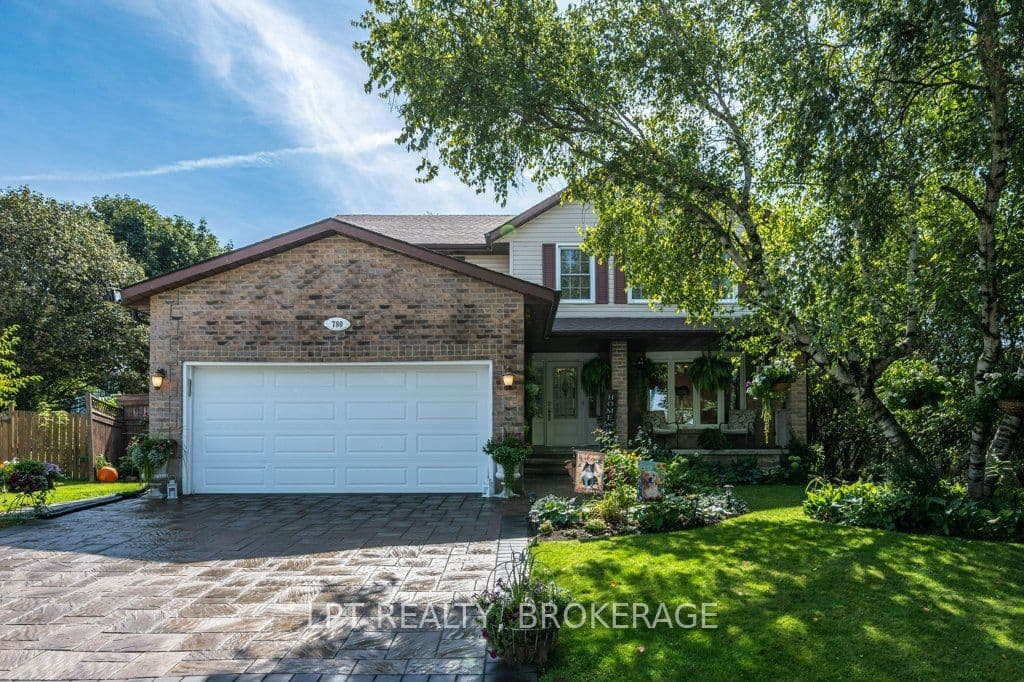 780 Muirfield Crescent photo 1