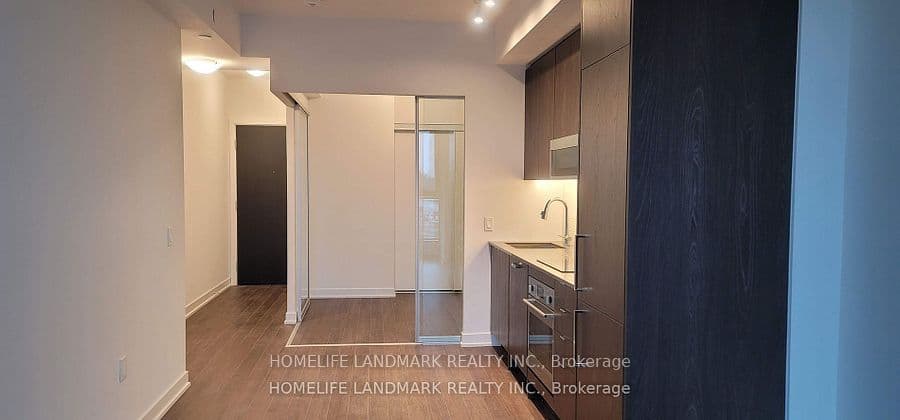 Unit 622 250 Lawrence Avenue photo 1