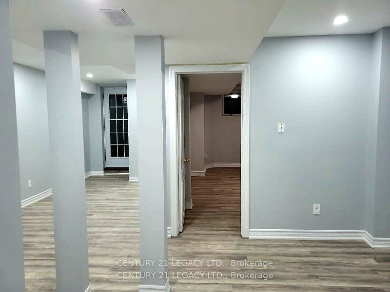 Unit Lower Level 21 Kilrea Way photo 1