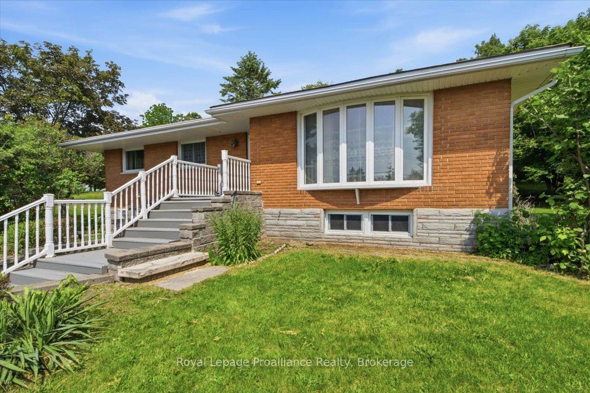 68 Riverside Parkway photo 1