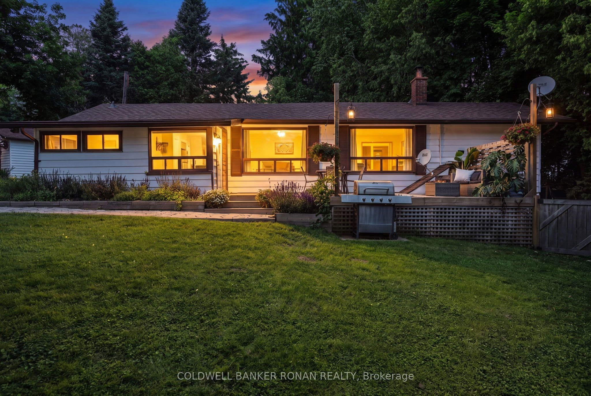 16 Dean Road photo 1