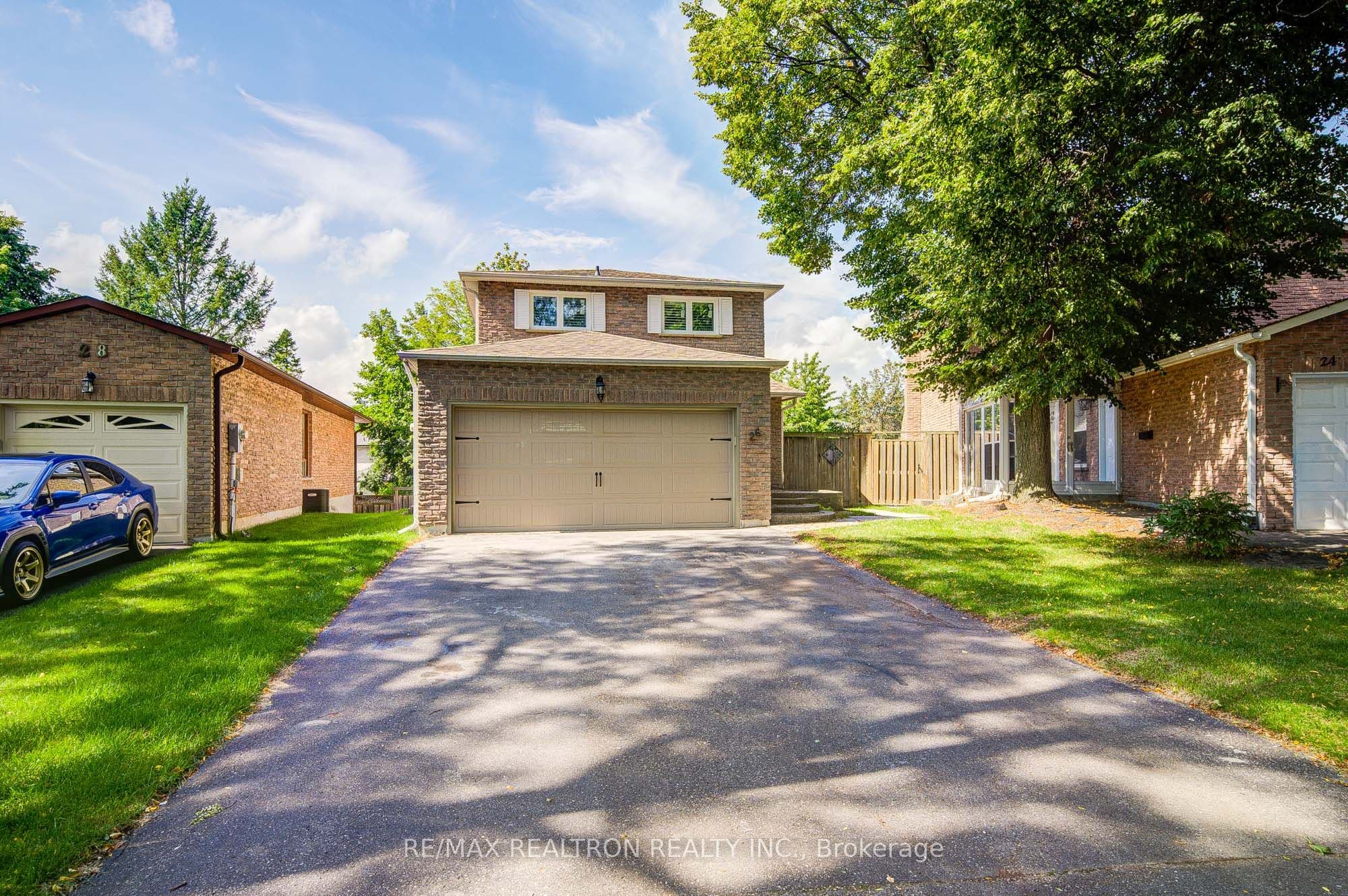 26 Mercer Crescent photo 1