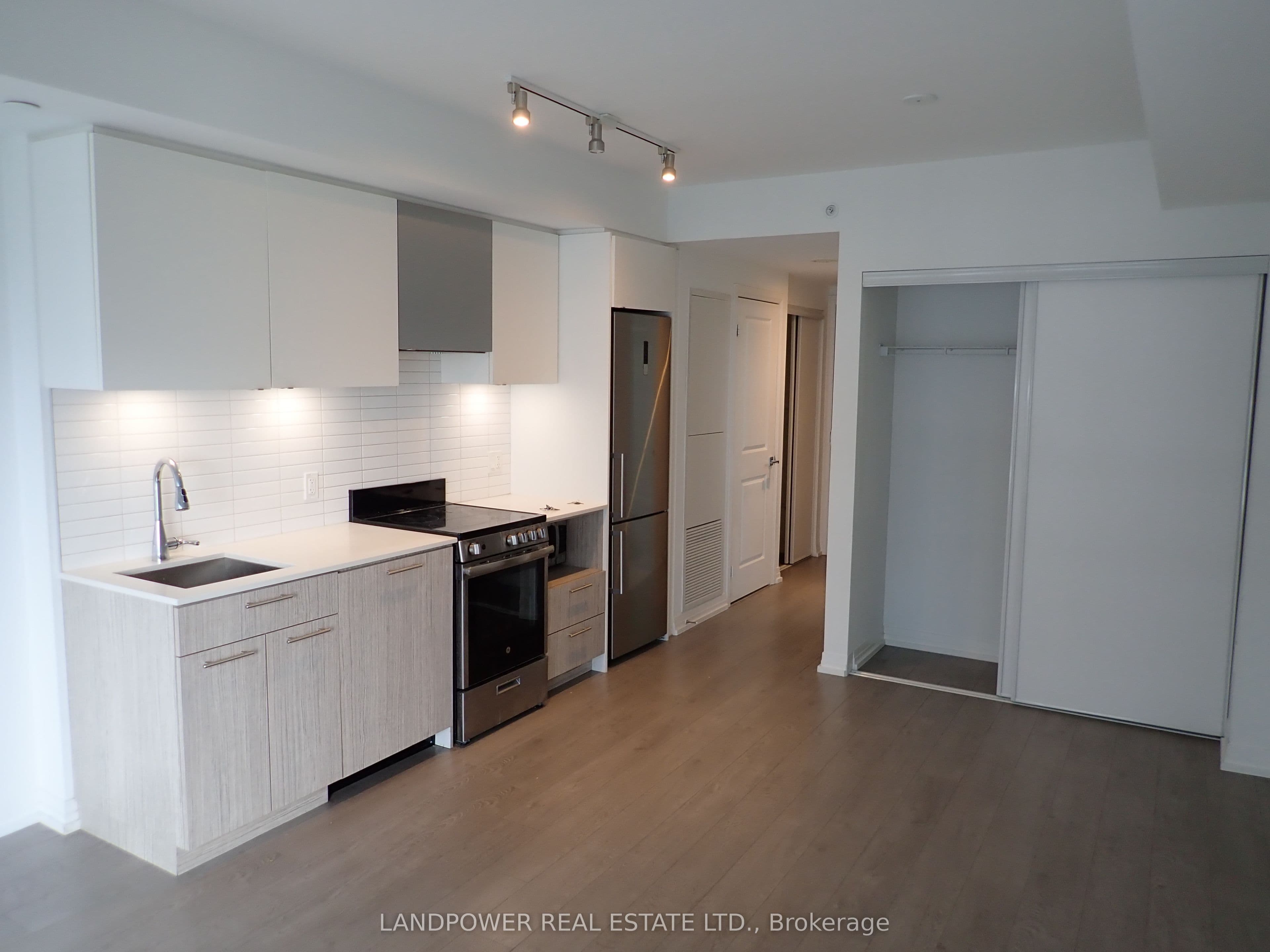 Unit 1817 251 Jarvis Street photo 1