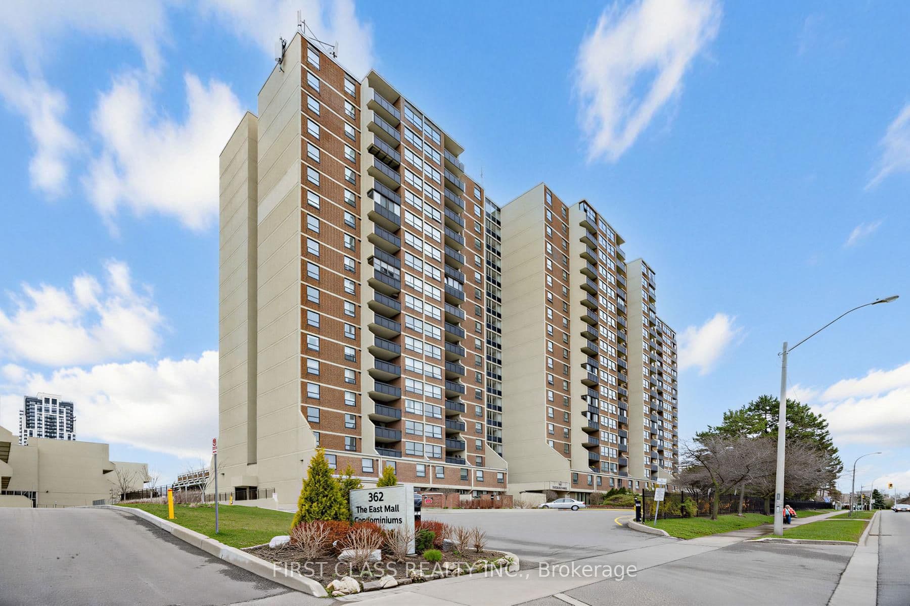 Unit 1007 362 The East Mall Road photo 1