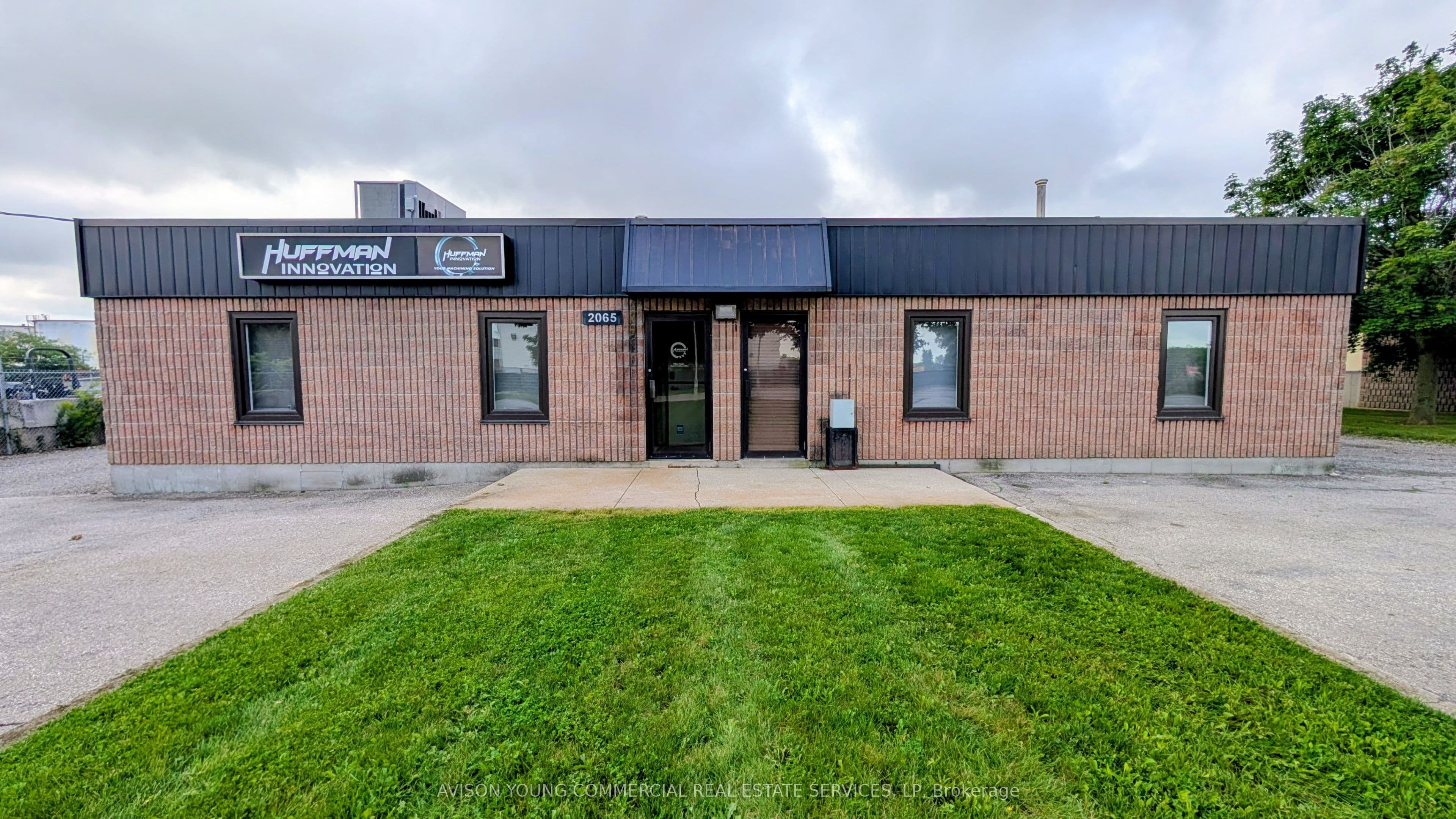 2065 Piper Lane photo 1