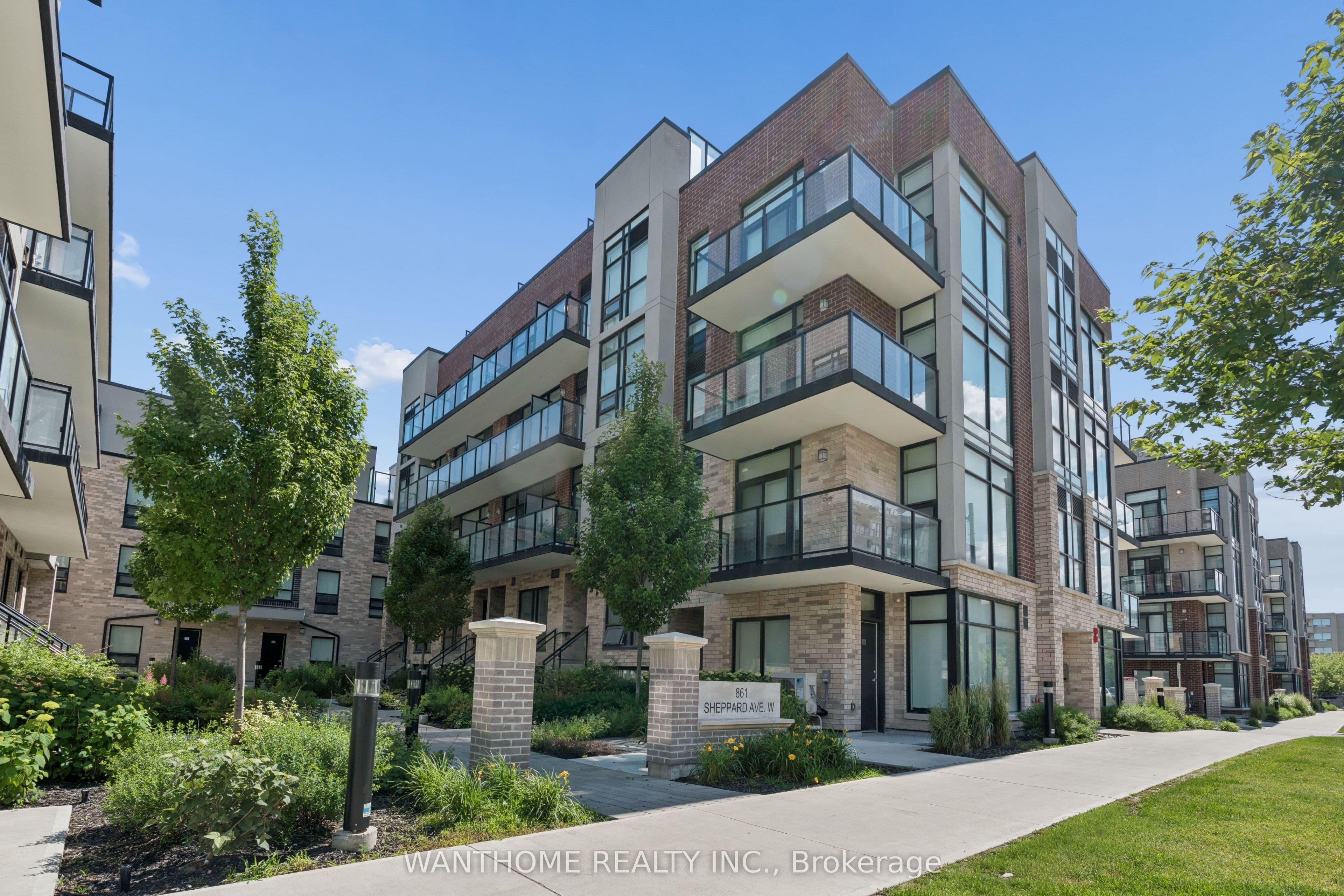 Unit 15 861 Sheppard Avenue photo 1