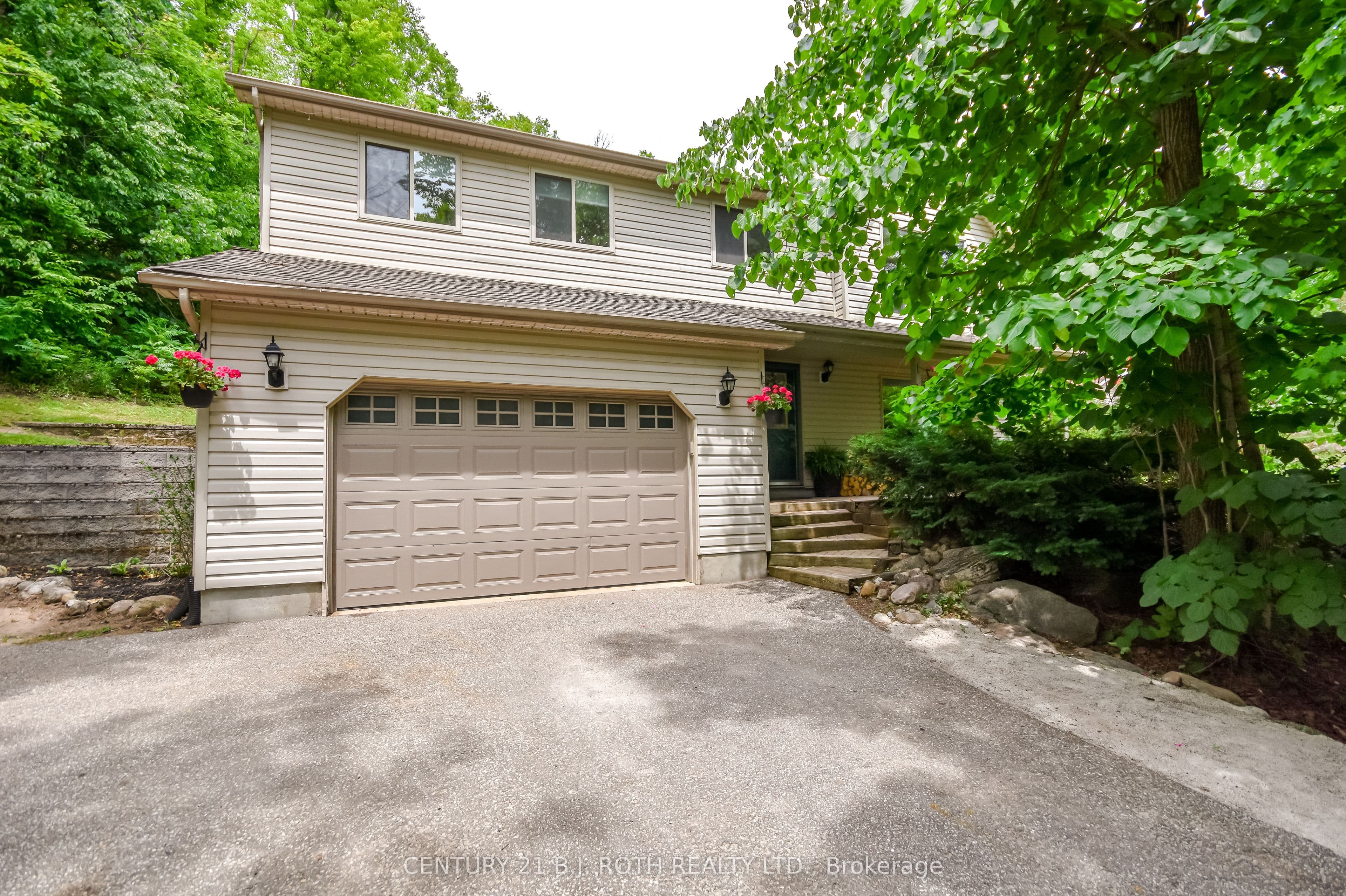29 ALGONQUIN Trail photo 1