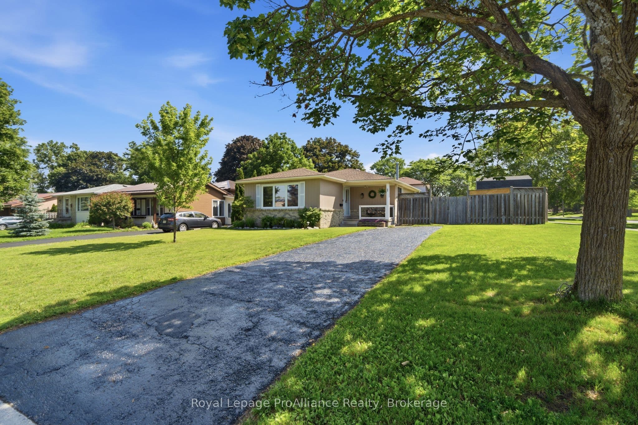 1 Alnet Drive photo 1