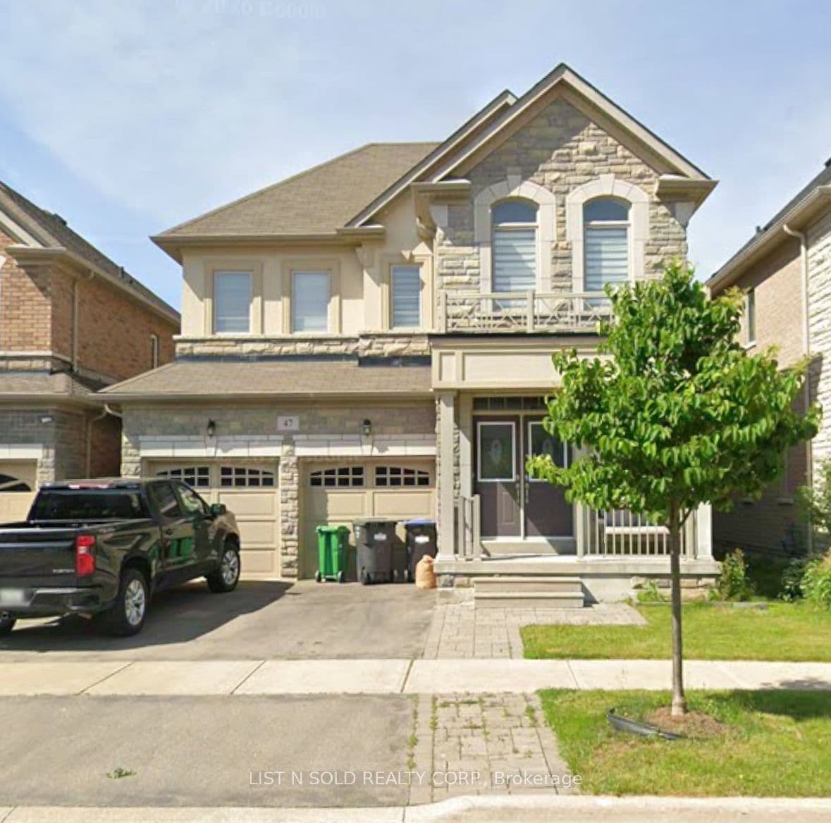 47 Brookwater Crescent photo 1
