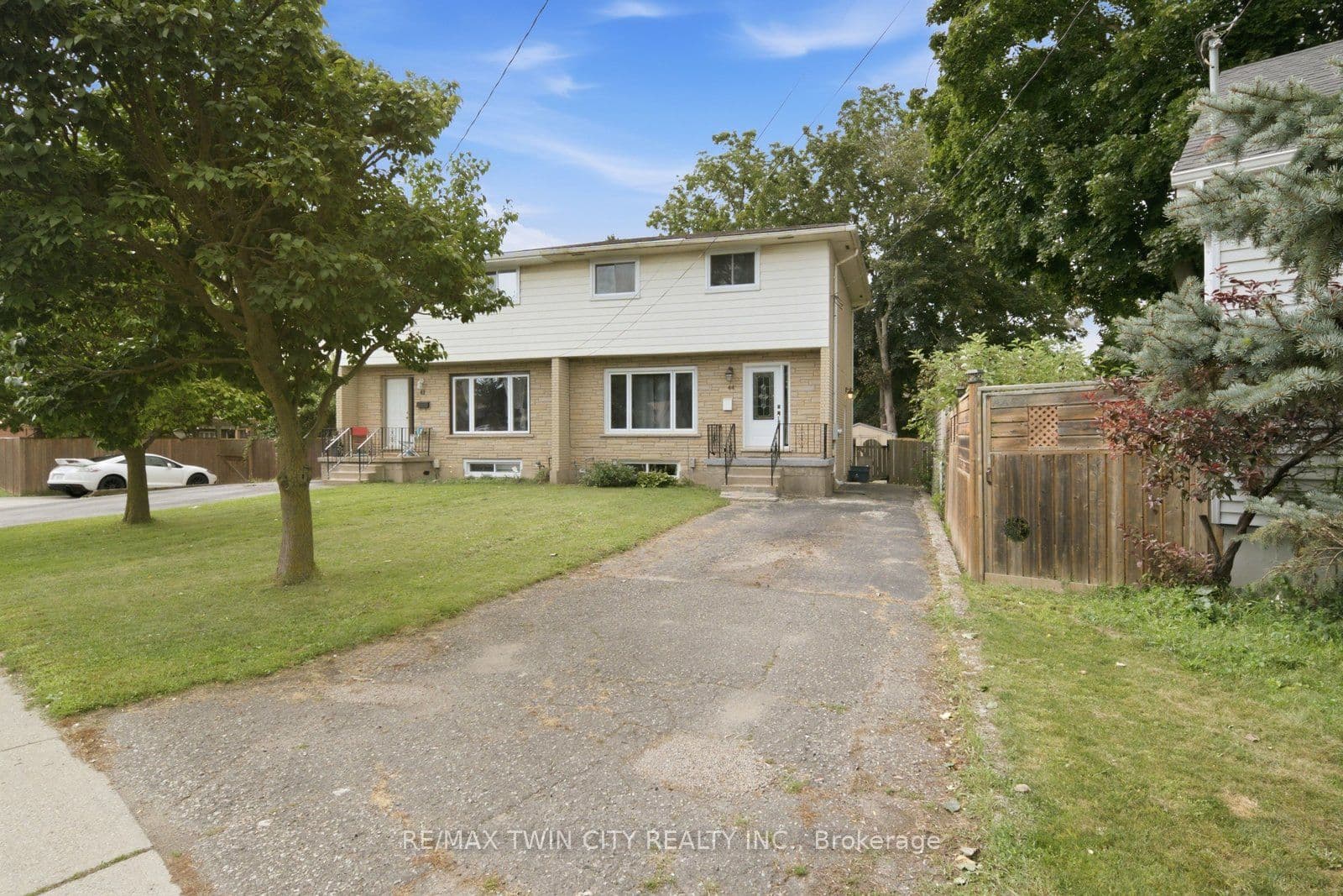44 Stanley Street photo 1
