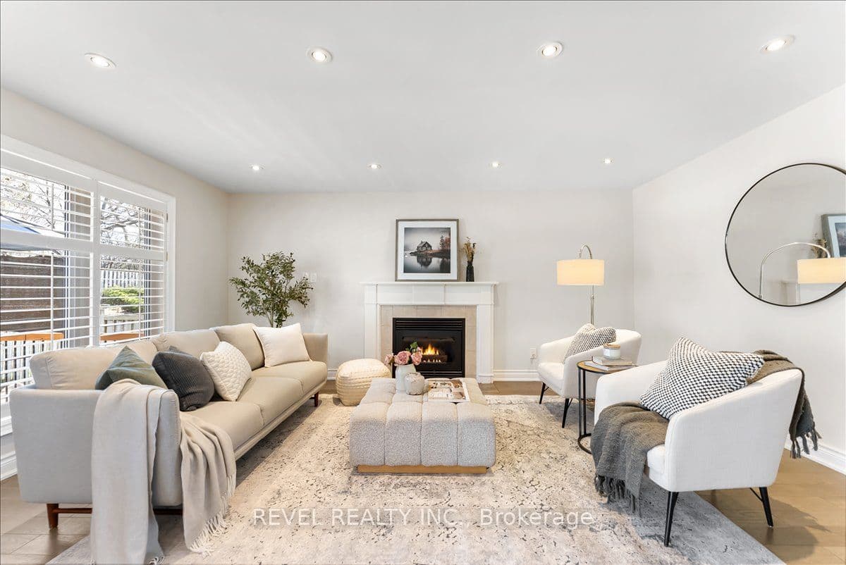 30 Linderwood Drive photo 1