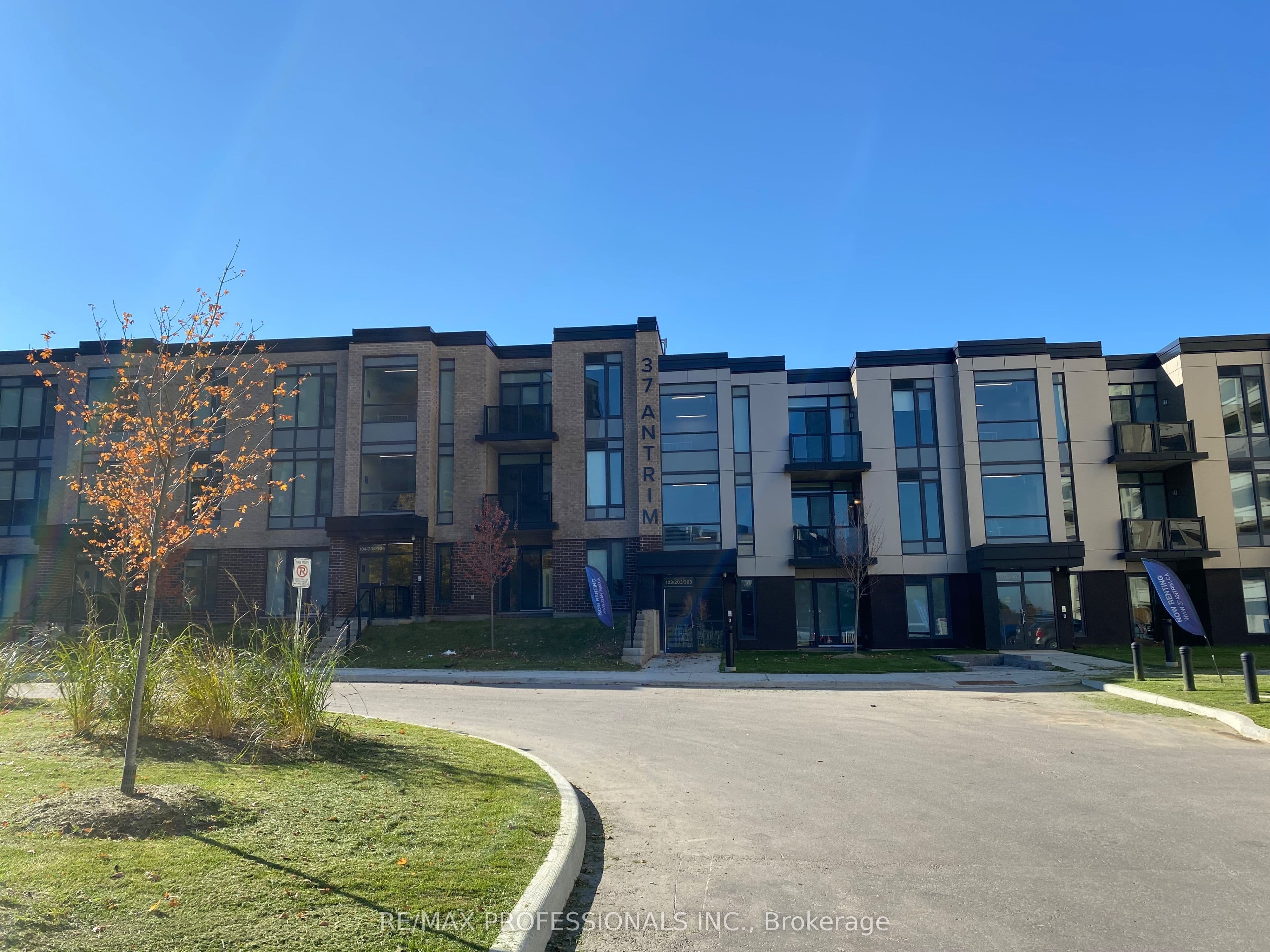 Unit 305 37 Antrim Crescent photo 1