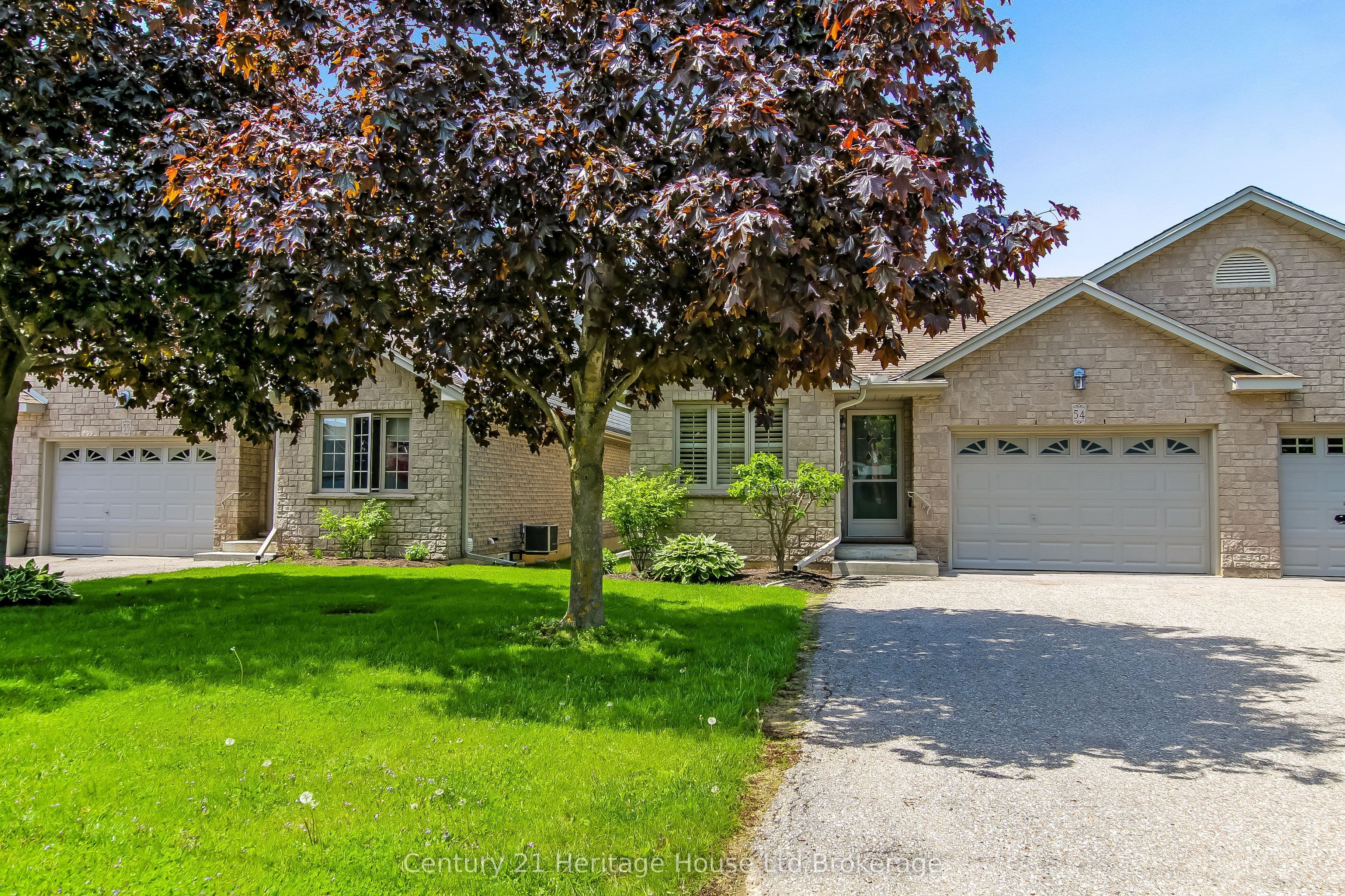 Unit 54 19 HANLON Place photo 1