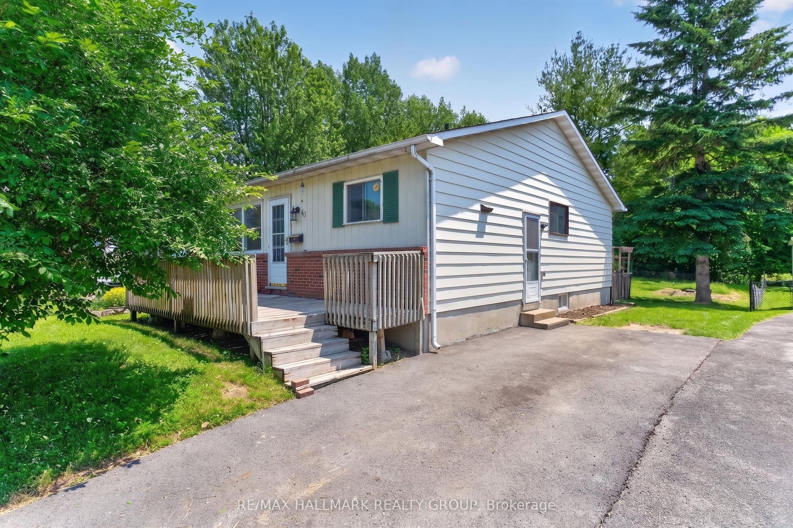 110 Glamorgan Drive photo 1