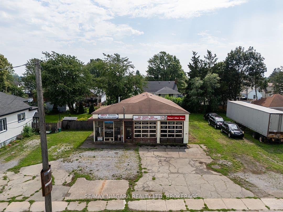 369 Killaly Street photo 1