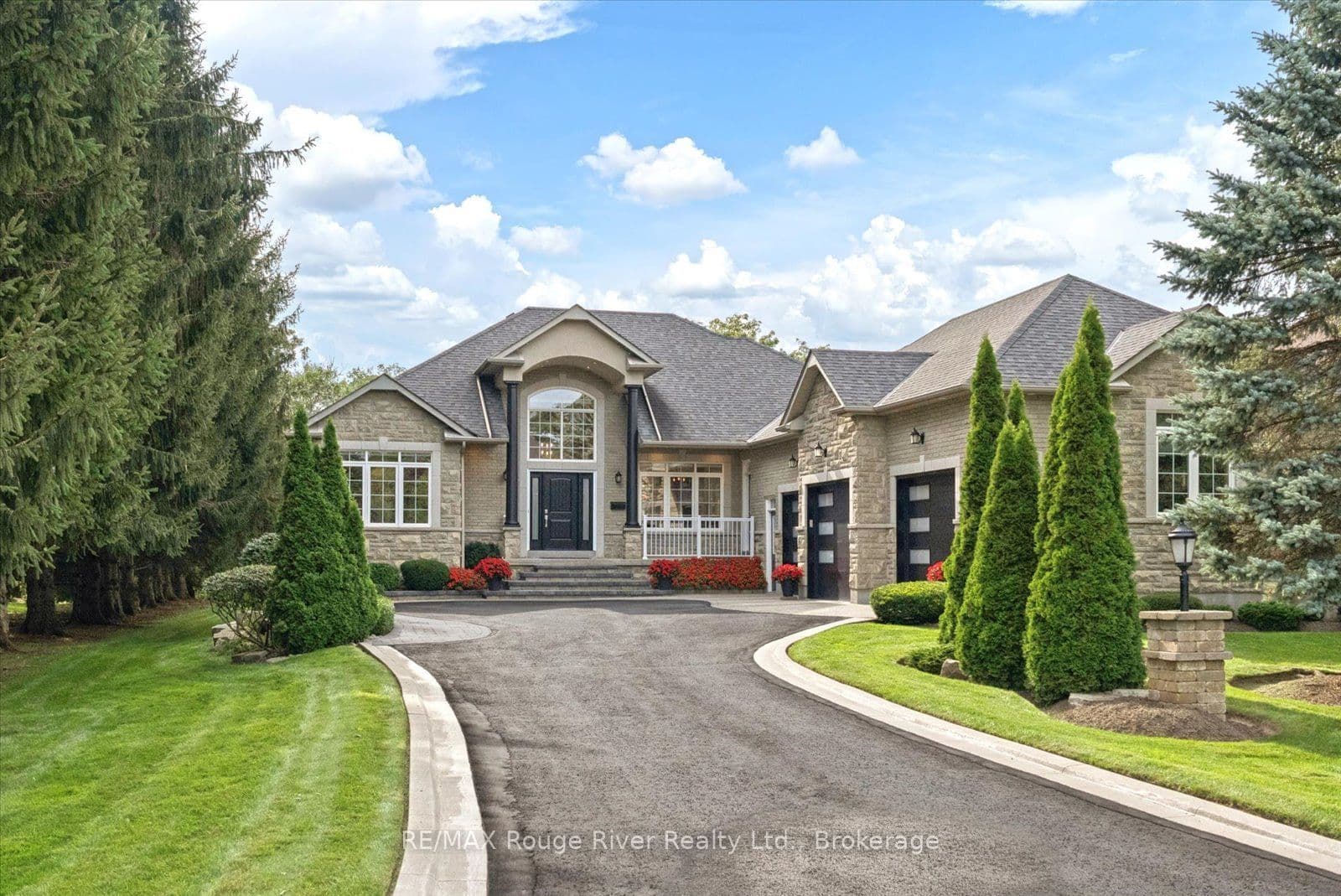 26 Hanover Court photo 1