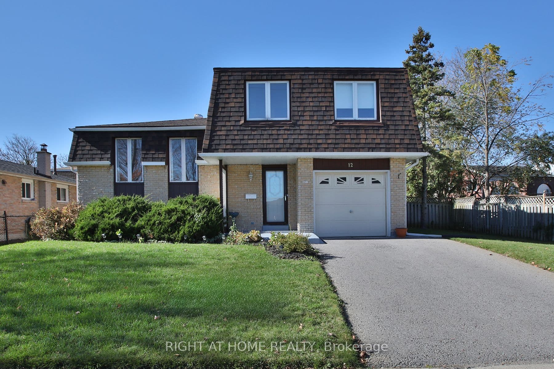 12 Rogers Road photo 1
