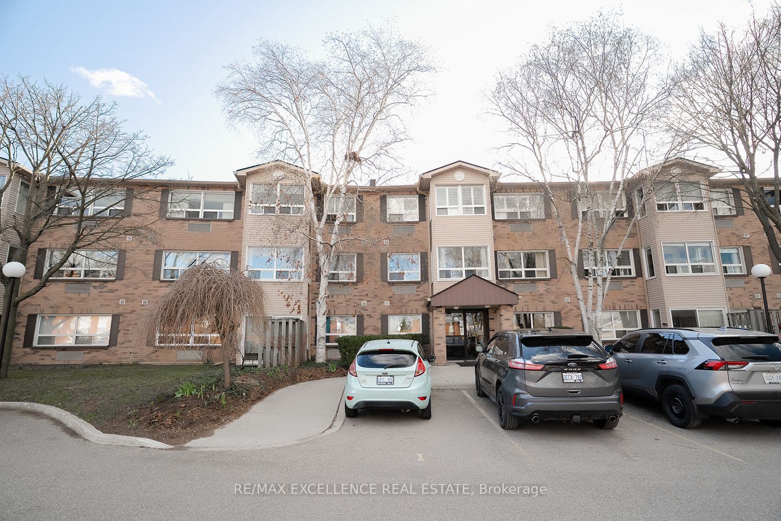 Unit 307 30 Hugo Crescent photo 1