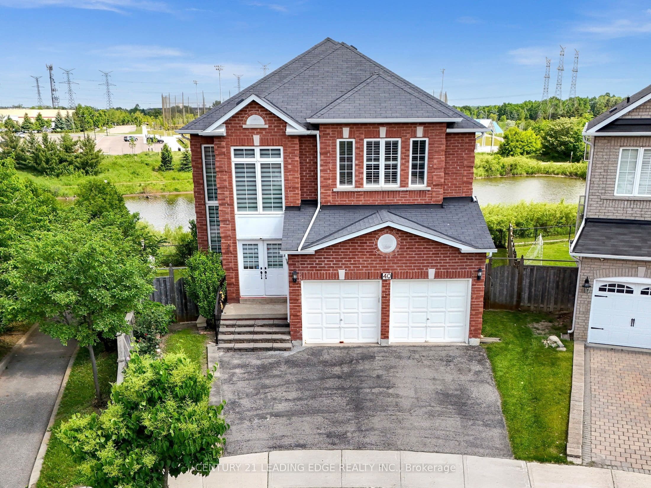 40 Ann Louise Crescent photo 1