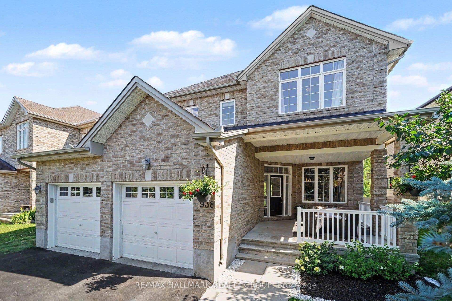 938 Wildcarrot Crescent photo 1