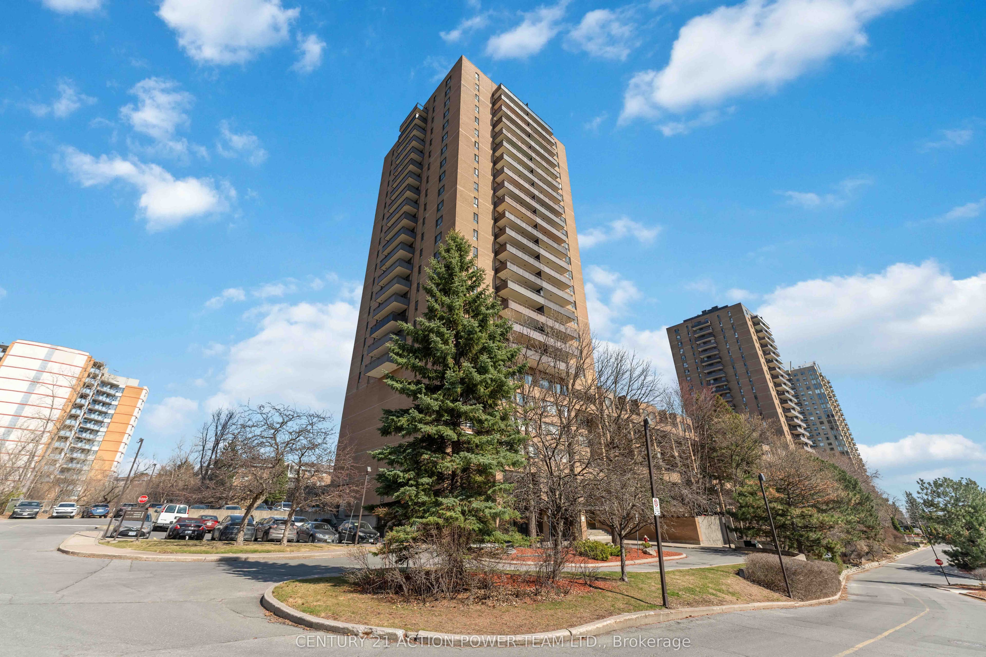 Unit 903 505 ST LAURENT Boulevard photo 1