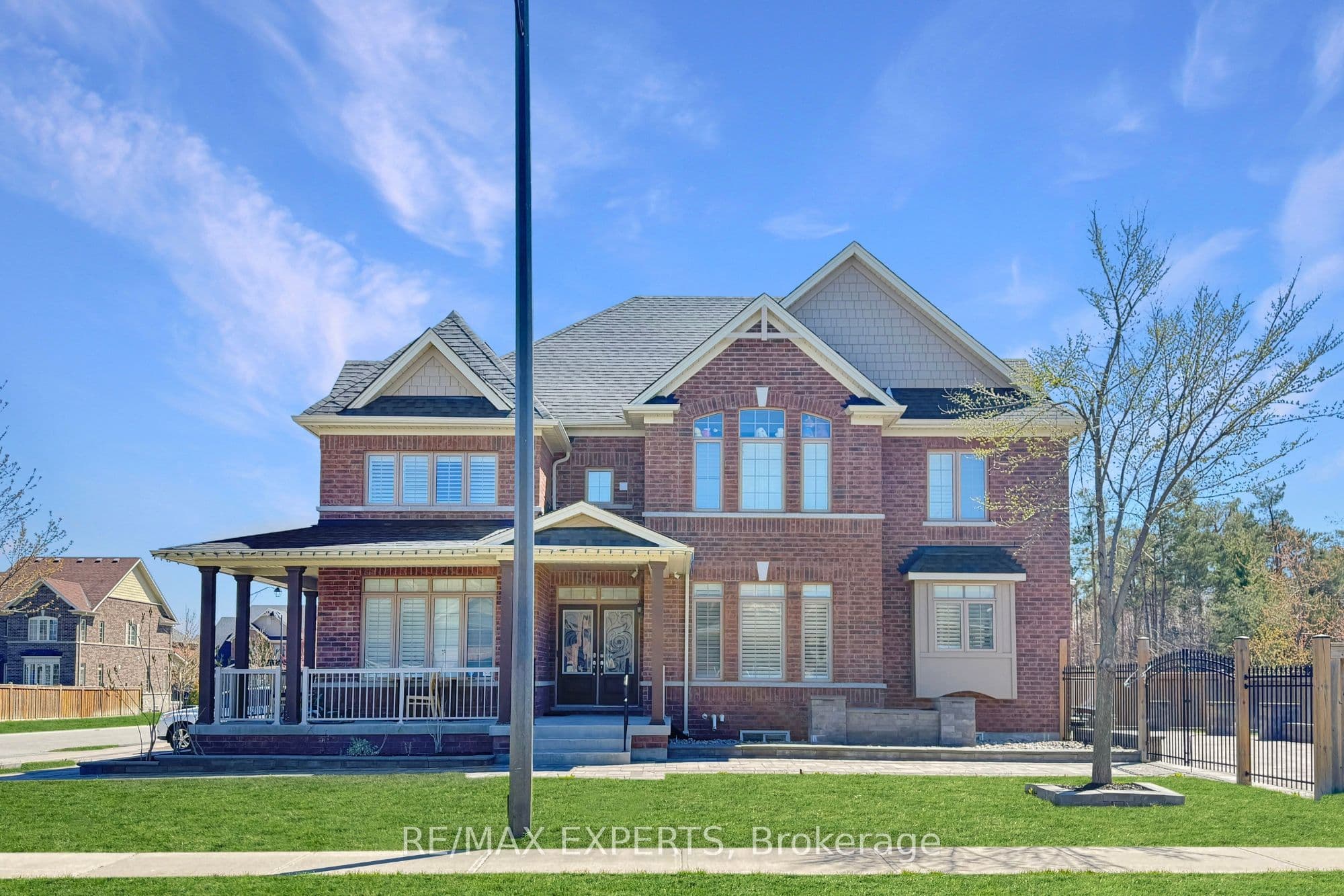 22 Travers Gate photo 1