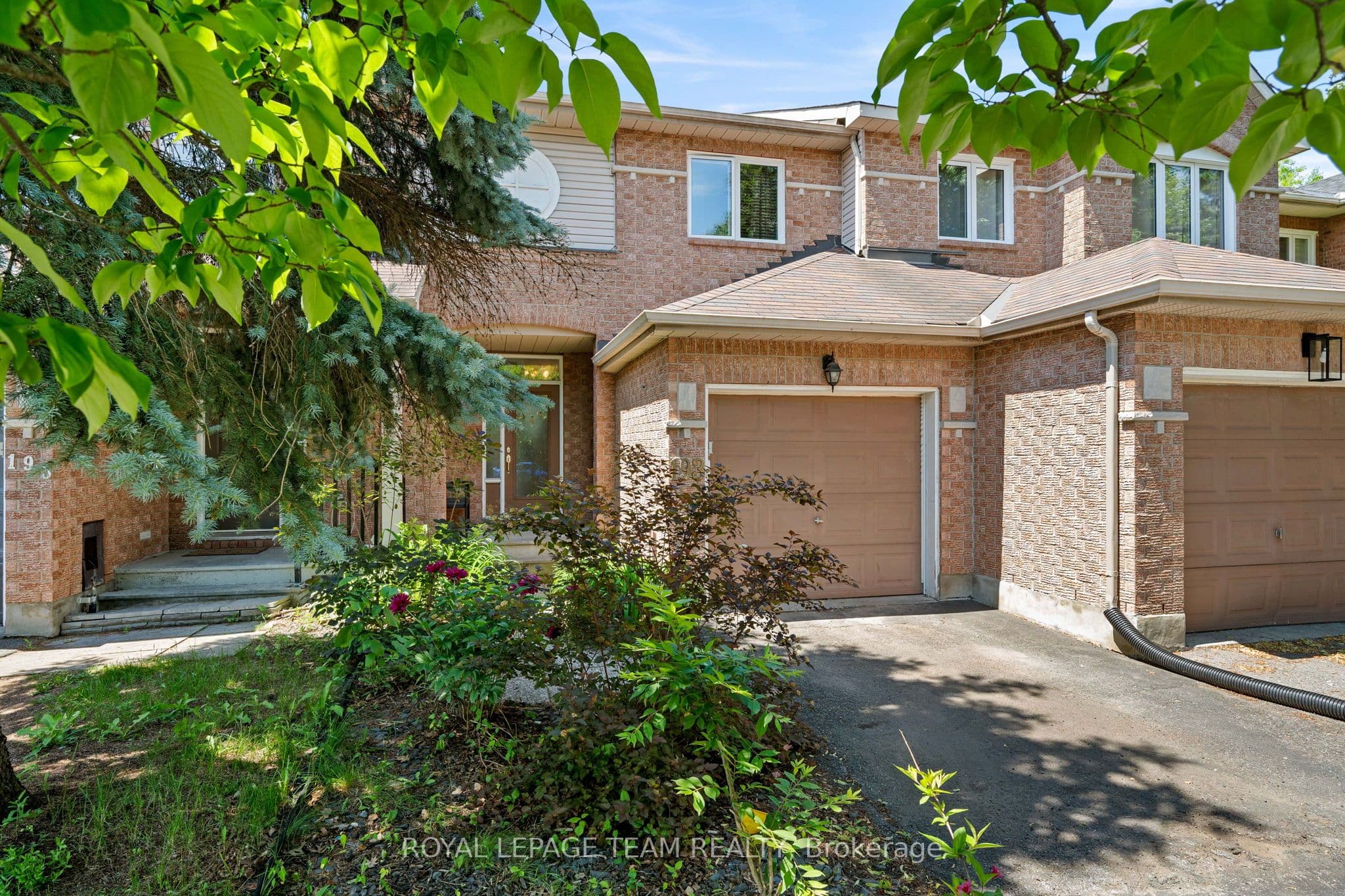 193 Thornbury Crescent photo 1