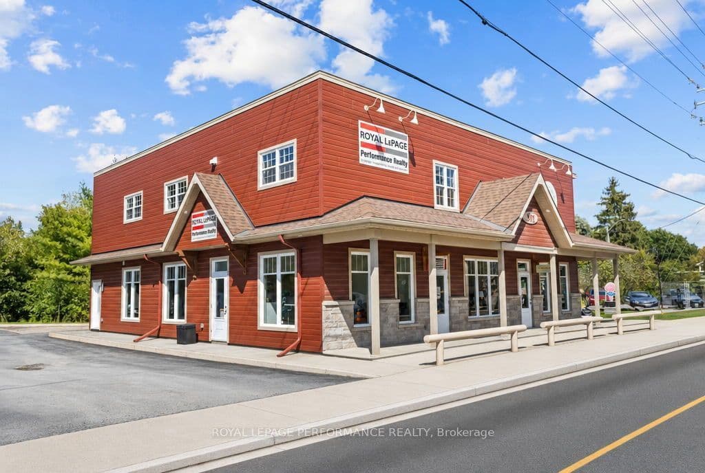 Unit 3 901 Notre Dame Street photo 1
