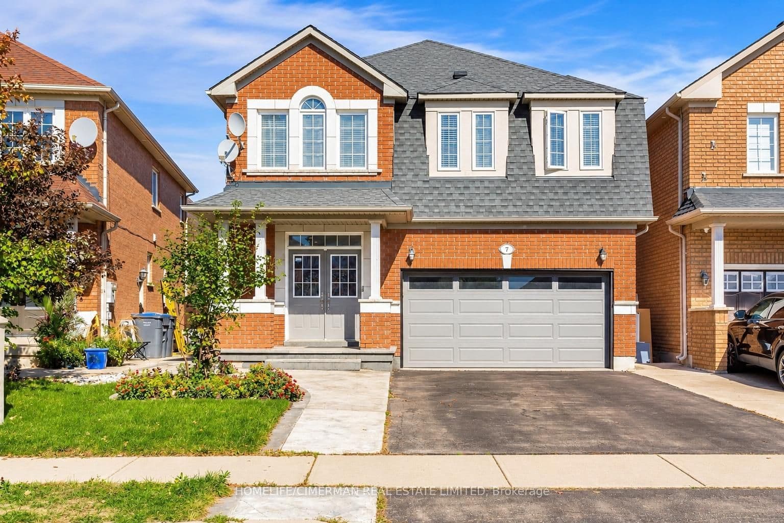 7 Okanagan Drive photo 1