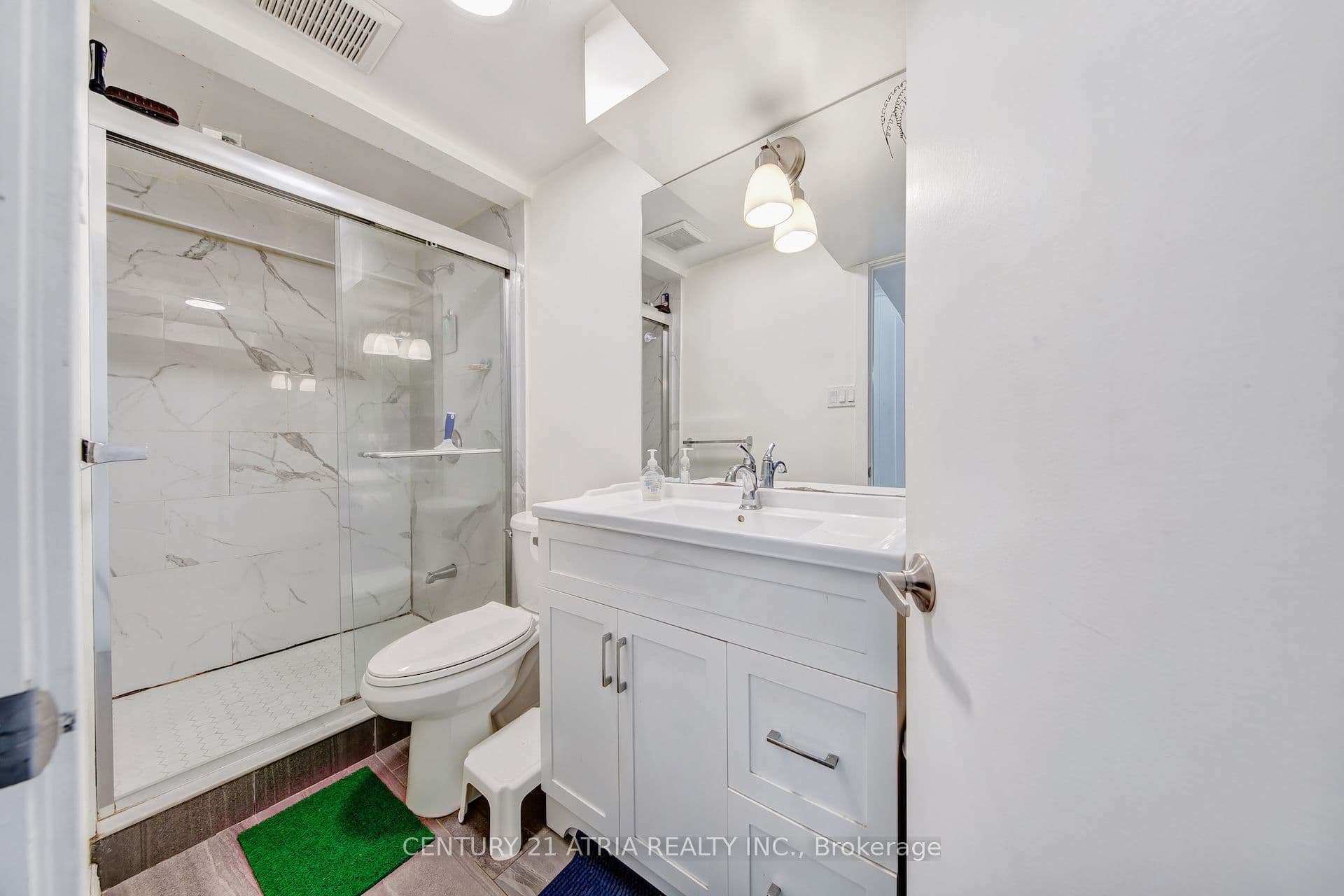 Unit Unit B 43 Aragon Avenue photo 1