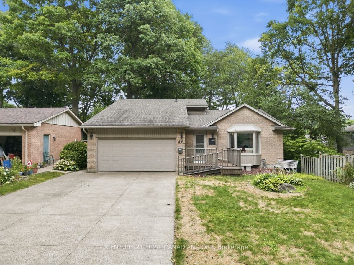 46 Ski Valley Crescent photo 1