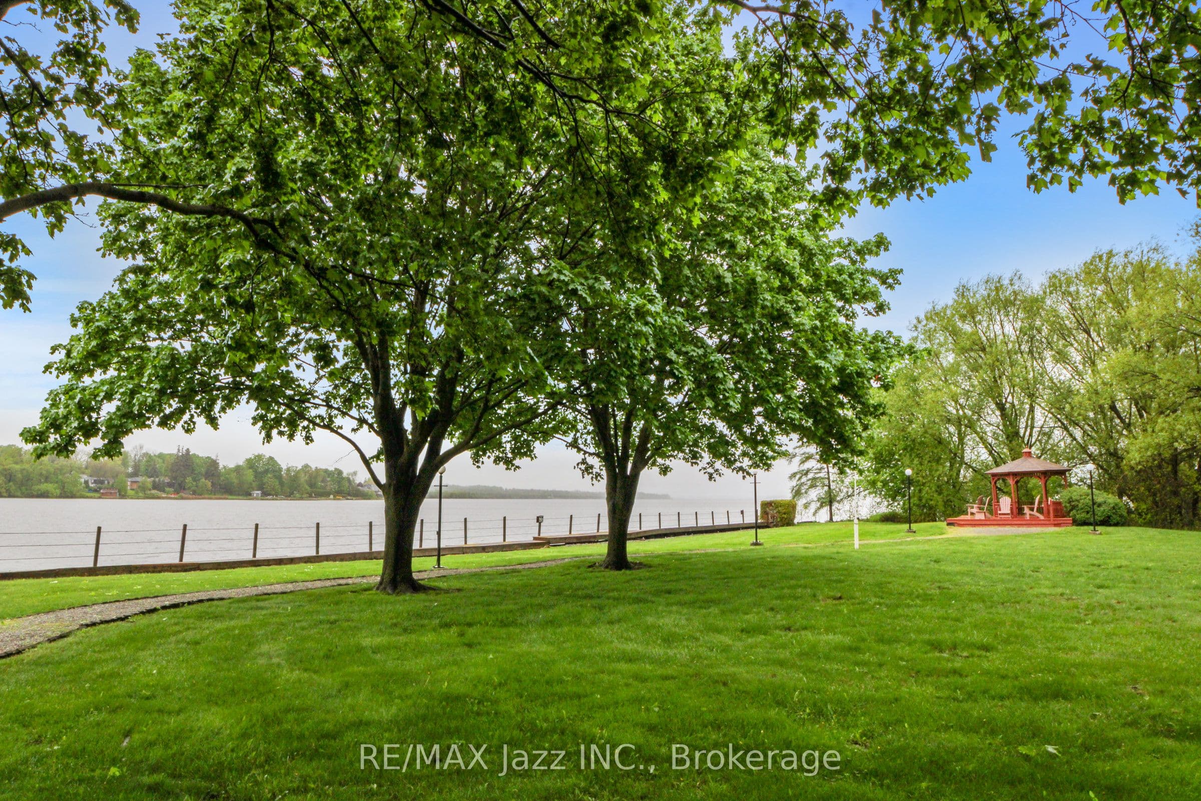 Unit 4 234 Water Street photo 1