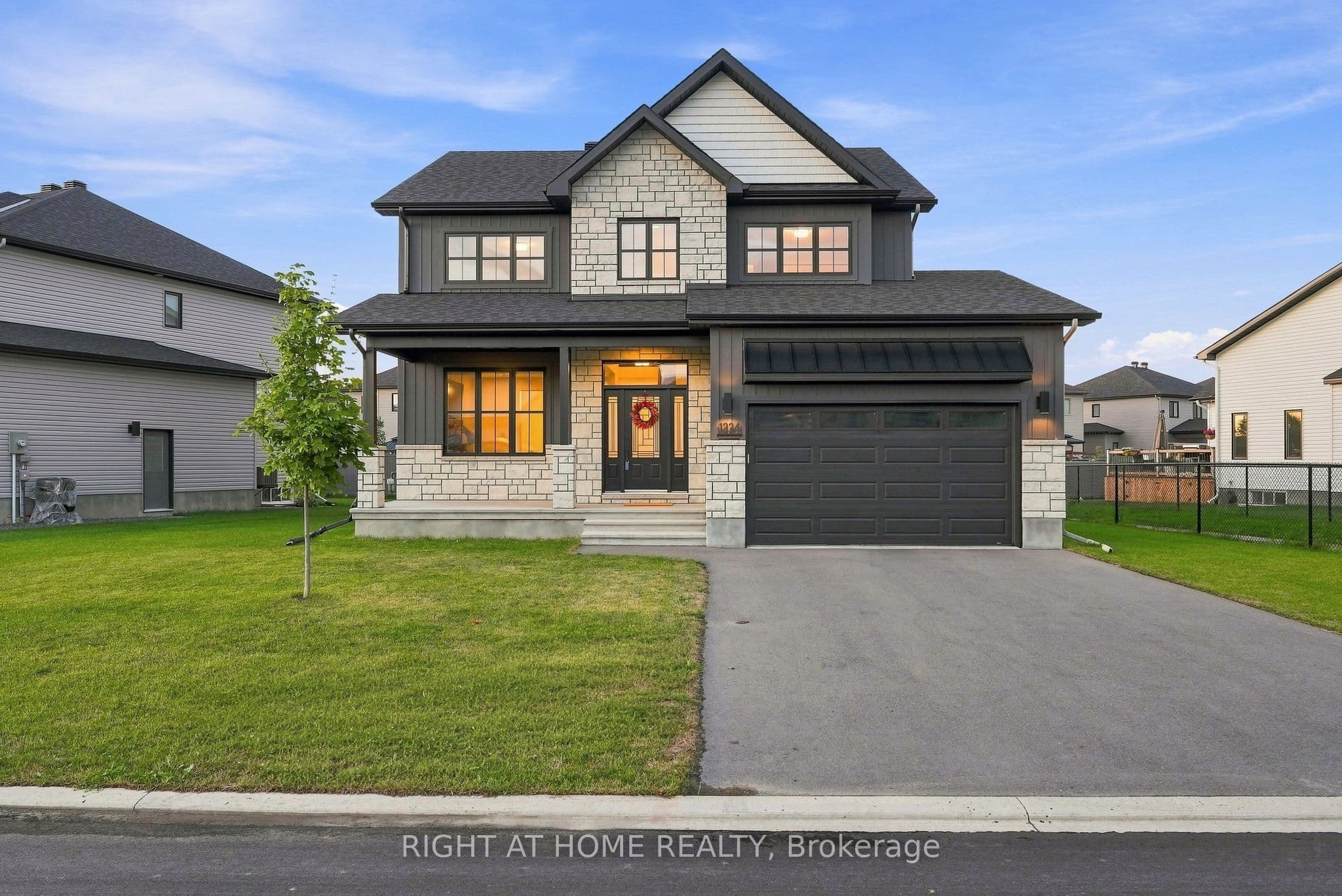 1334 Fribourg Street photo 1